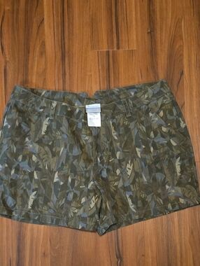 Women’s Columbia Camo Print Casual Shorts